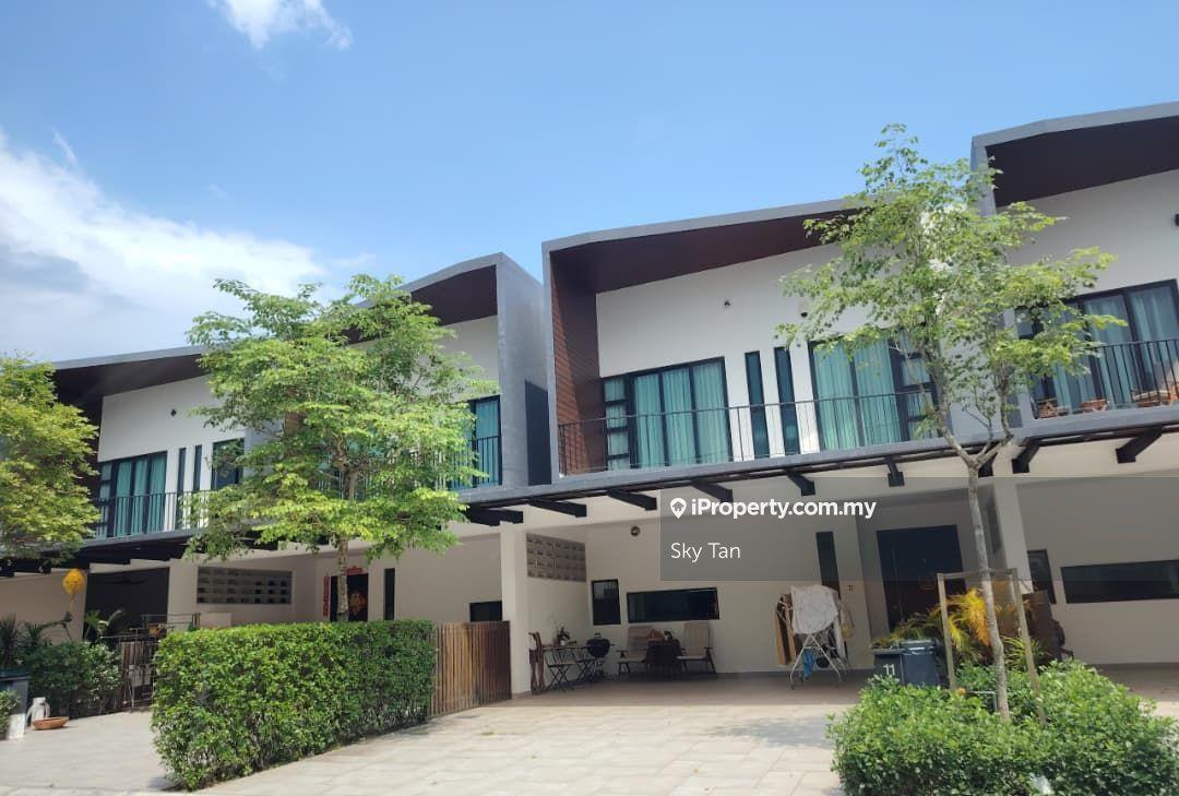 Senibong Hills Lagoon Residence 2 Storey Terrace Corner Lot