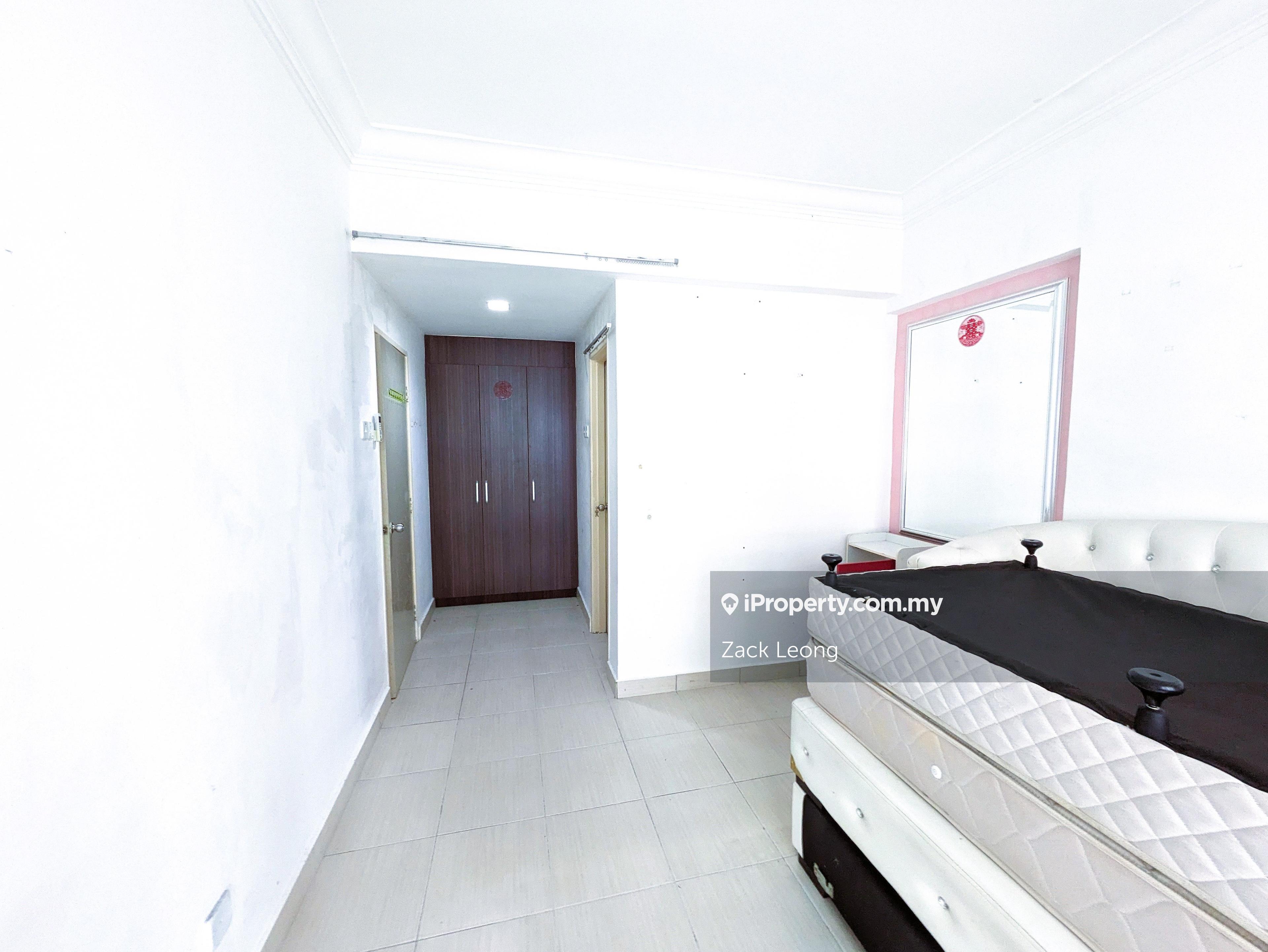 Fully renovated mid floor 