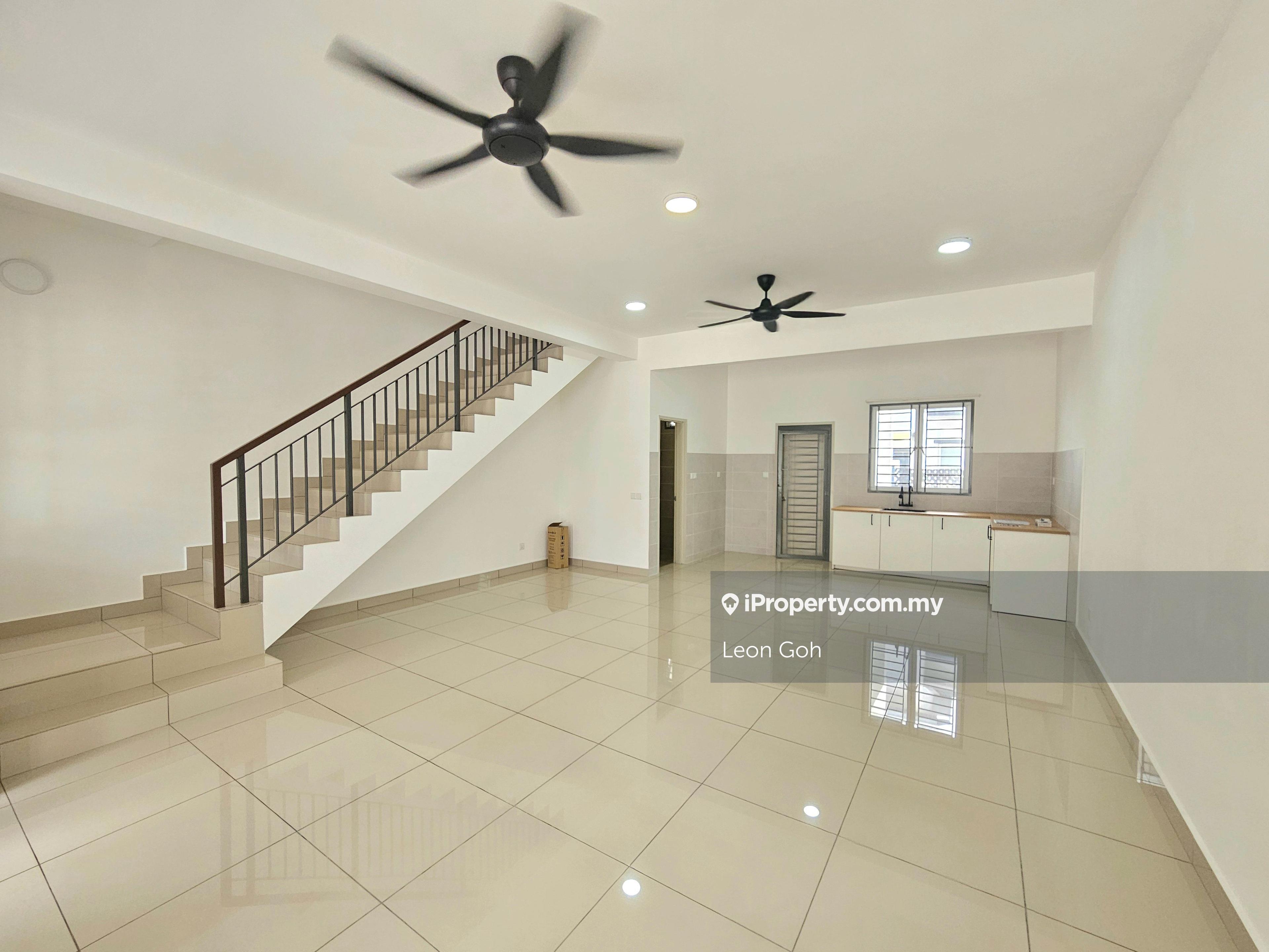 Link House in Bandar Rimbayu For Rent
