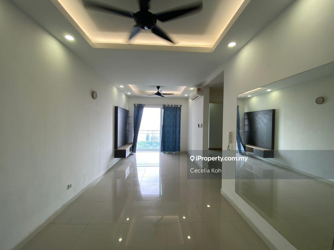 Ready move, nice view, high floor, clean, quiet, cozy, big unit