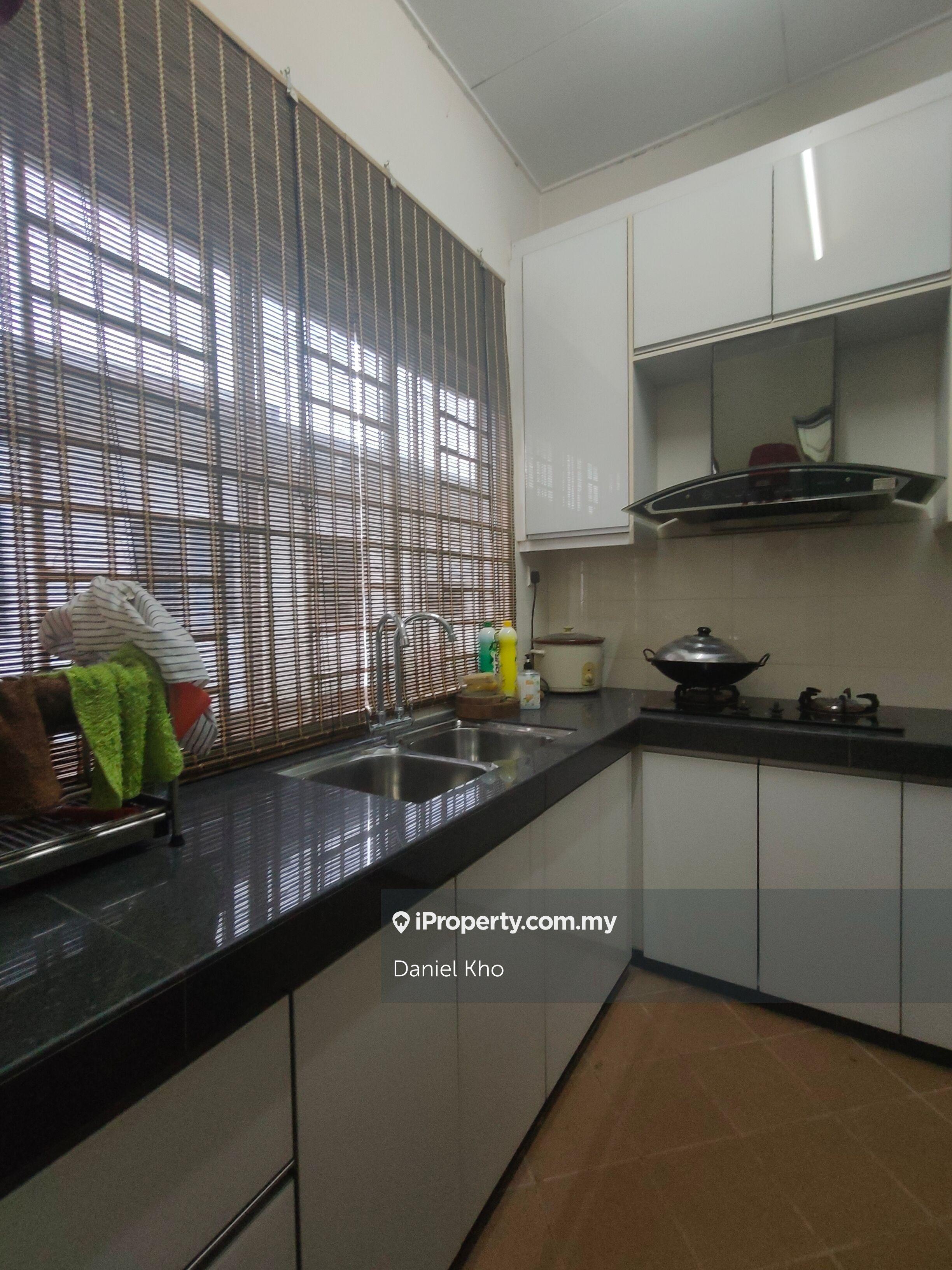 Renovated kitchen cabinet Free furnished 5 air cond and more 20 x 70
