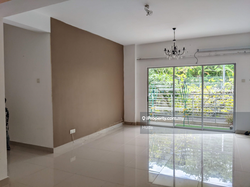 Maskiara Residences Ttdi low floor corner unit