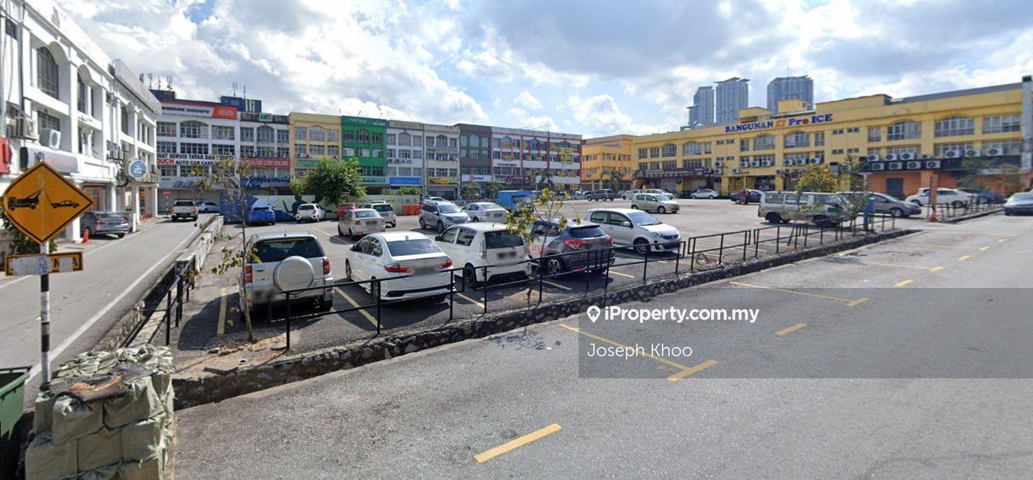 Puchong jaya 3.5 storey shop near LRT