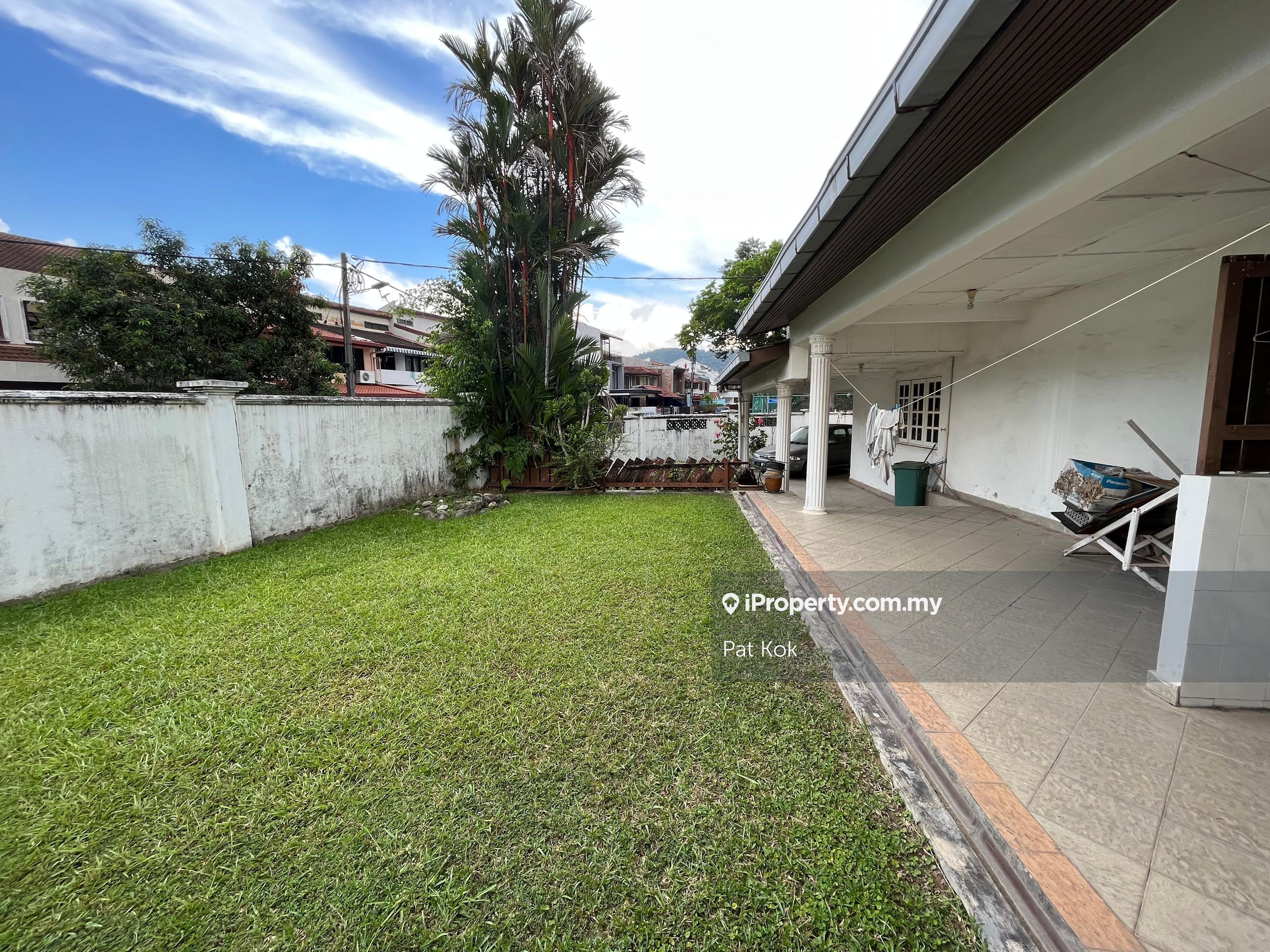 Corner Lot in Prime Location