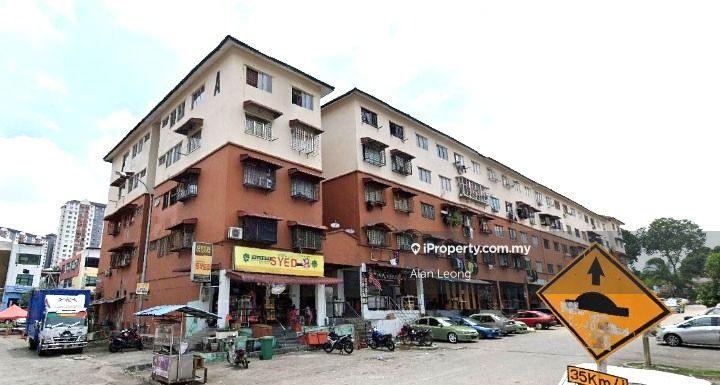 Putra Raya Flat 3rd Floor walk up Seri Kembangan mrt