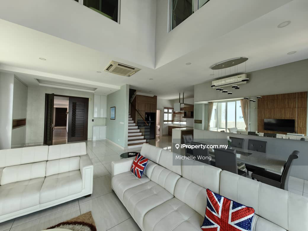 2 Storey corner penthouse with rooftop private garden only rm600/sqft!