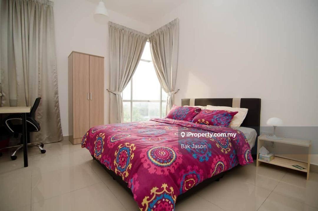 Lakeview residency