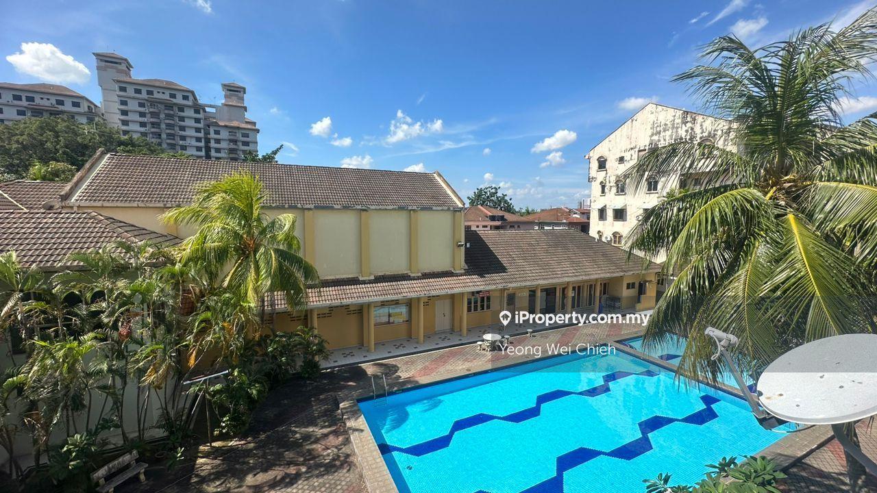 Freehold Condo Klebang Golden Shower Mid Floor Near Kota Laksamana