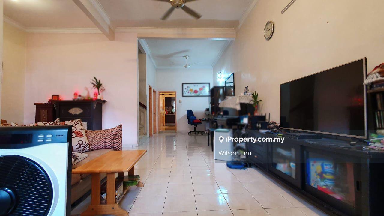 Offer offer offer! Fully extended kitchen double story house