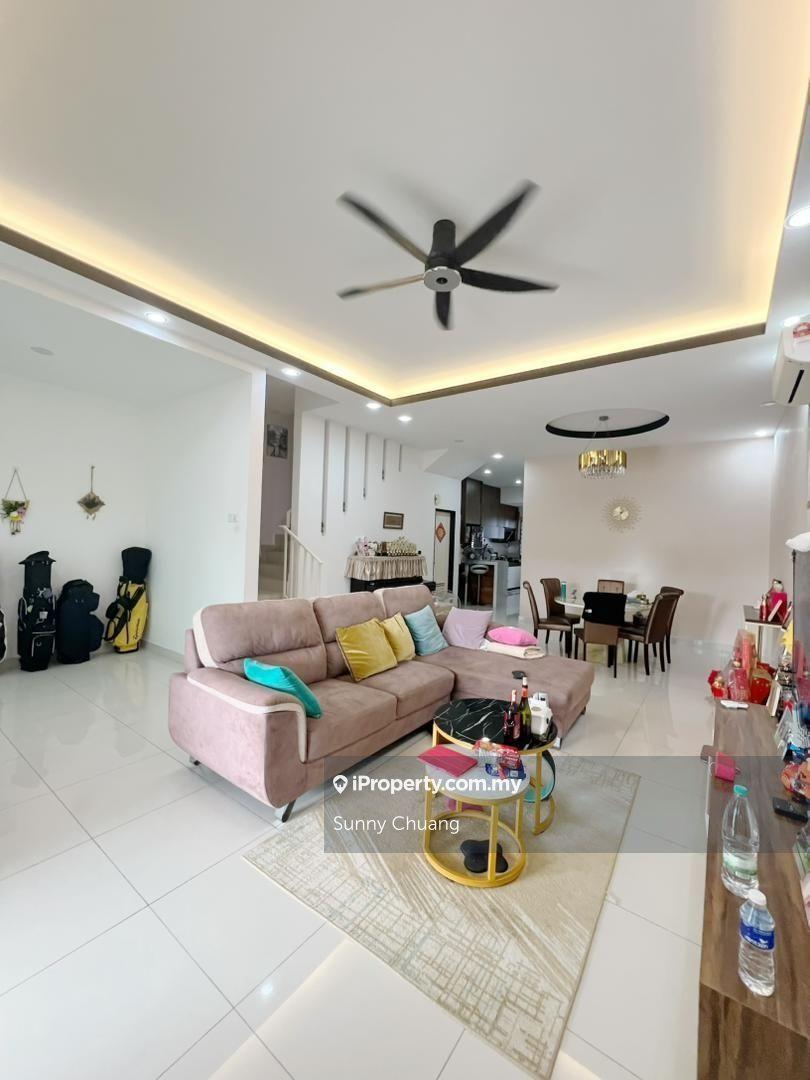 Renovated good condition 22x75 big terrace house alam masai