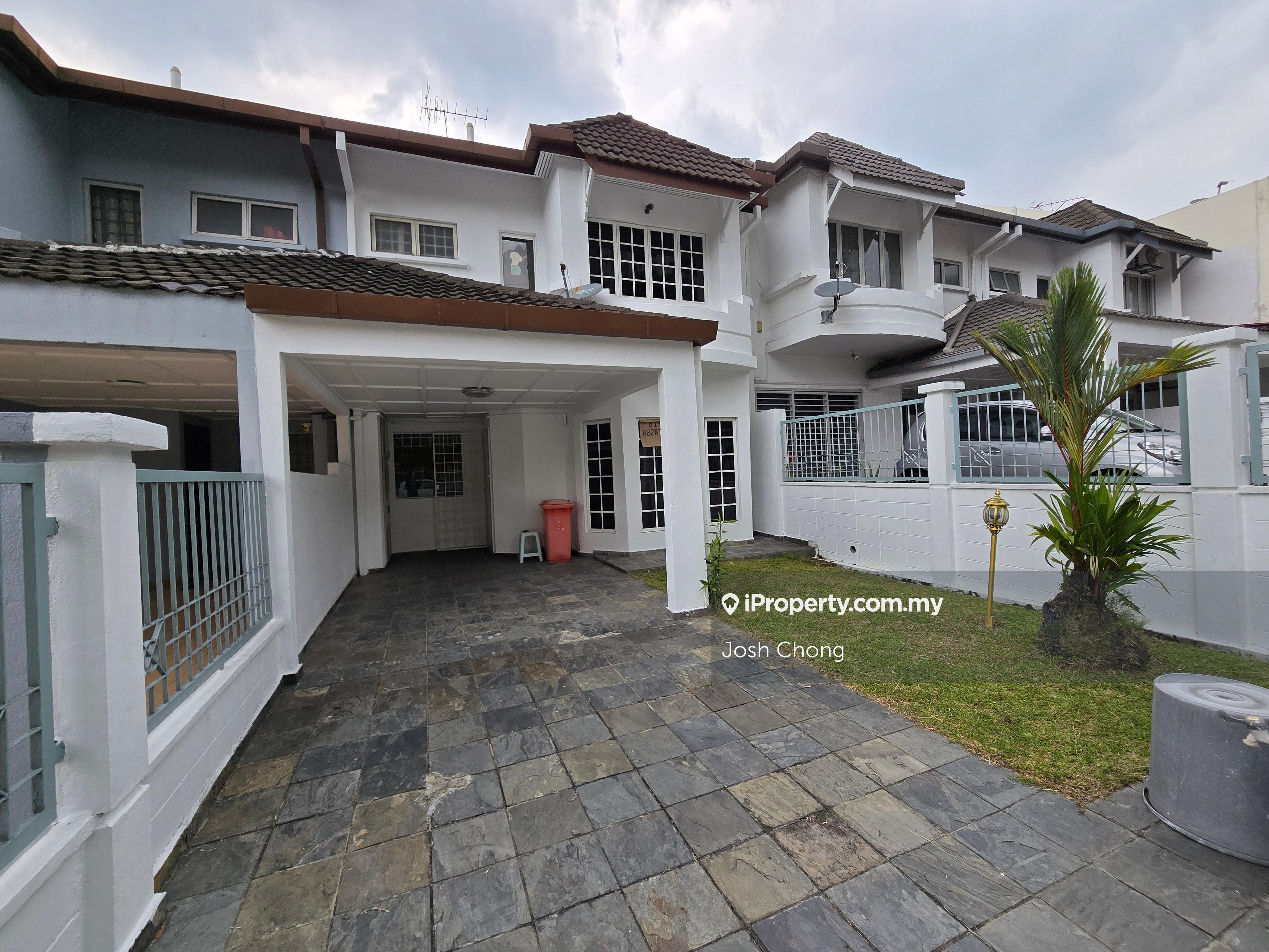 Value Buy Home Well Kept Walking To Private School and Ativo Plaza