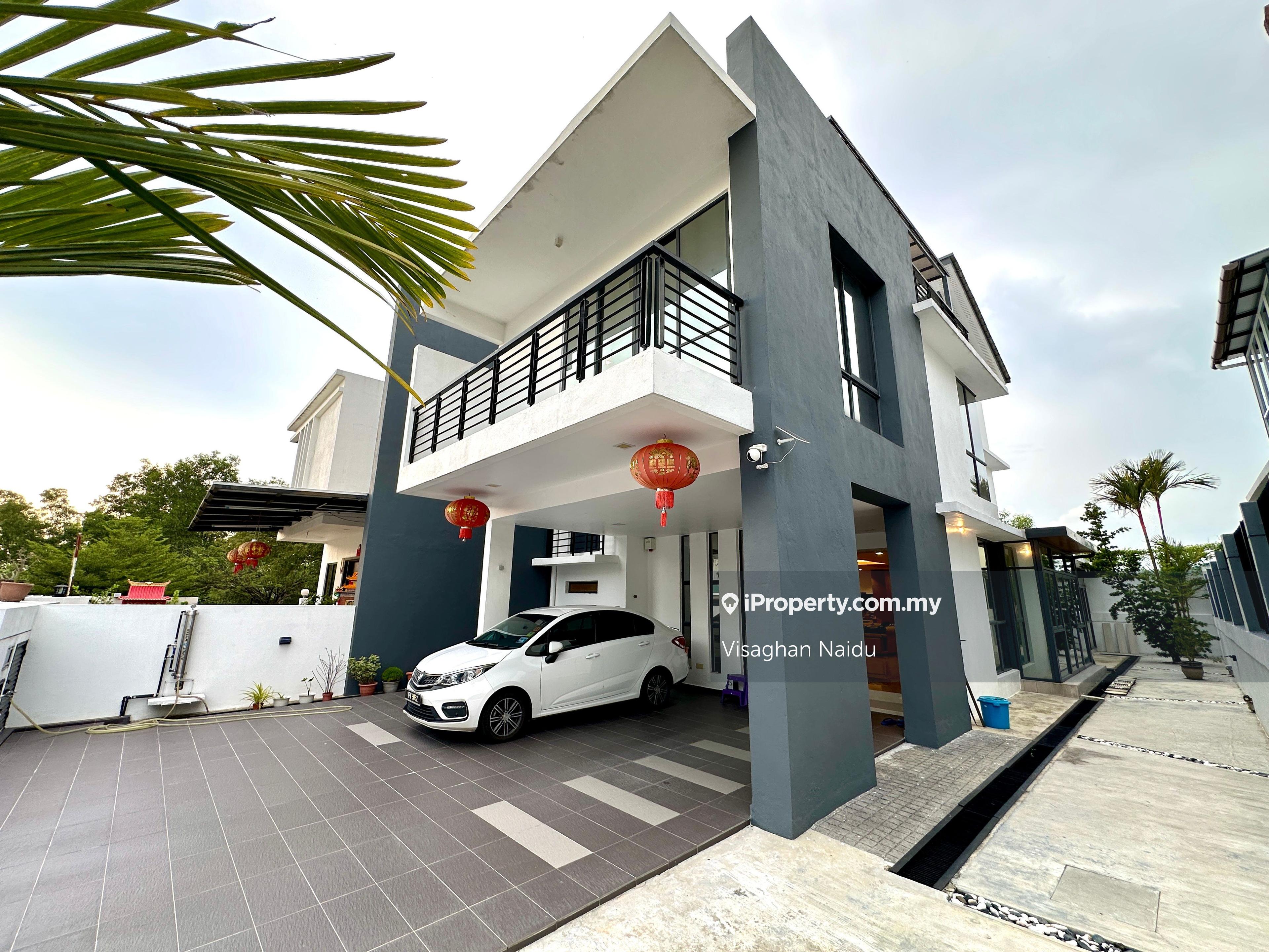 3-Sty Semi-D Fully Renovated For Sale at Hilltop