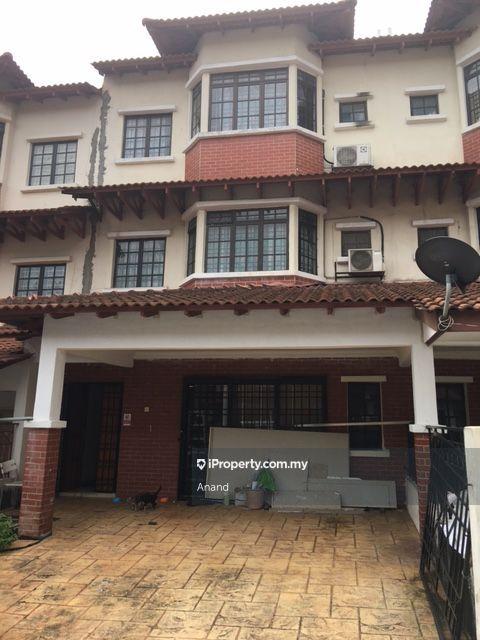 Terrace house for Sale