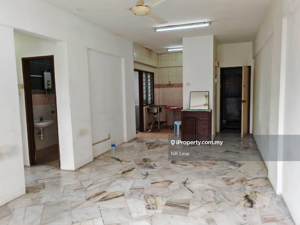 Corner lot with renovation , seri pinang