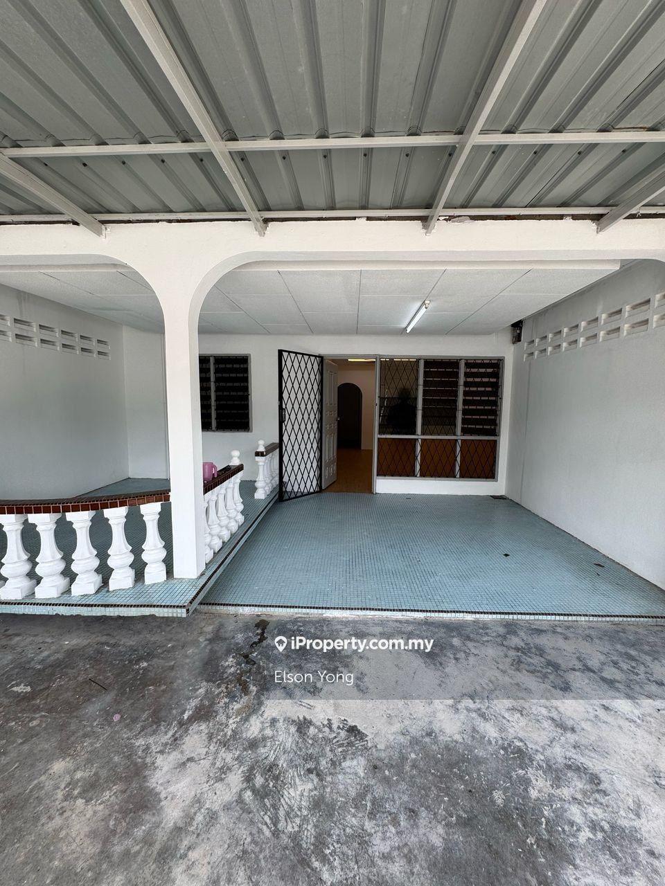 Taman Bendahara, Lota Tinggi ,Single Storey Low Cost 20x52