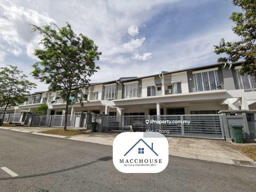 Freehold Brand New Gated & Guarded 24/7 Security Peaceful Environment