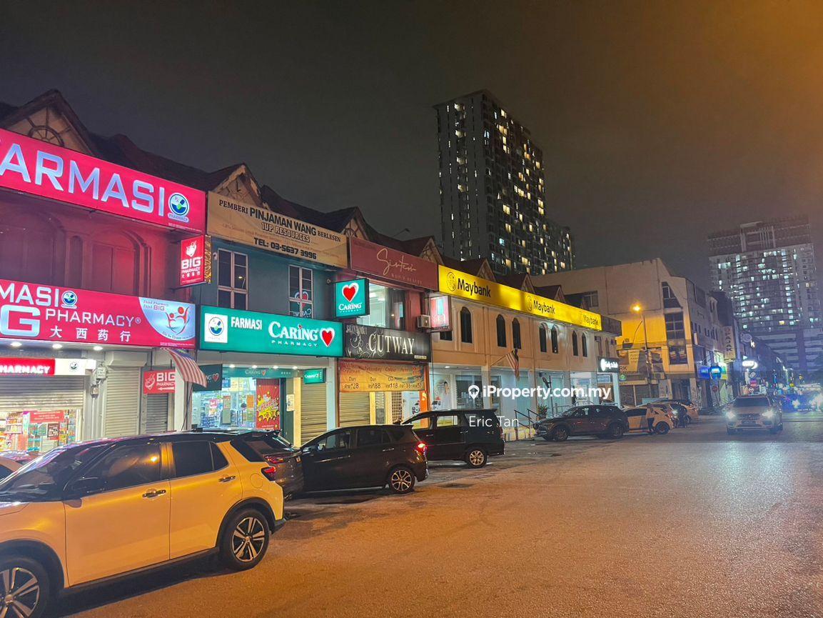 Prime location ! Prime frontage ! Prime Unit !