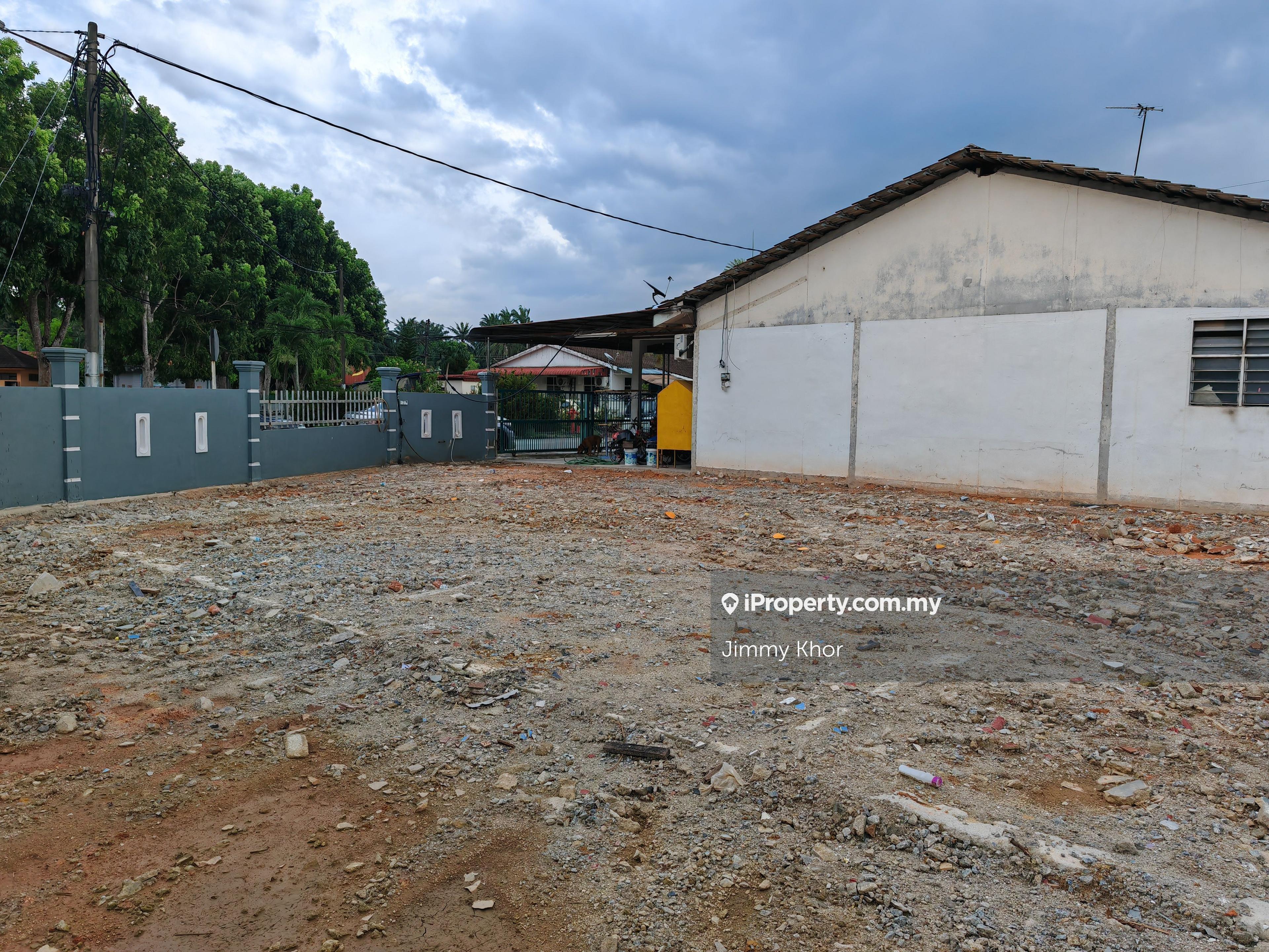 1 sty terrace corner for sale with big land