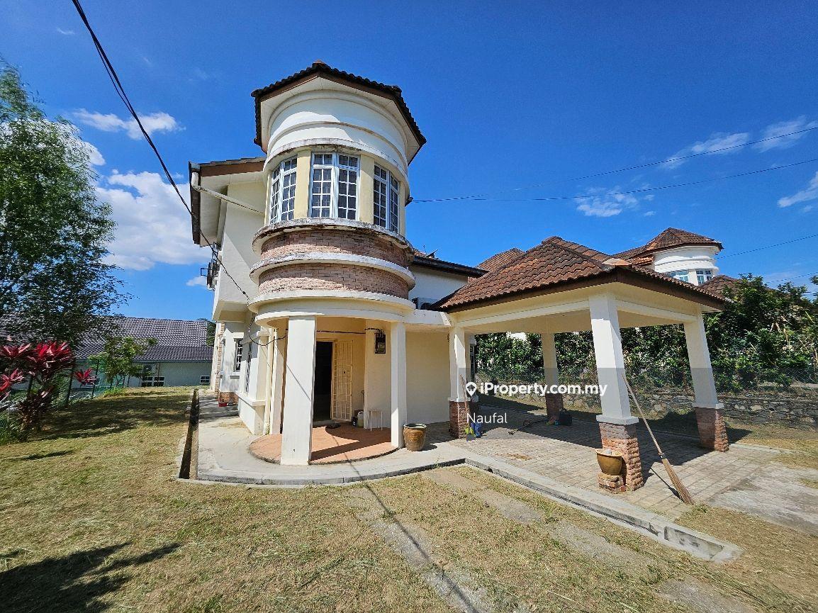Newly Painted Double Storey Bungalow Lavender Heights
