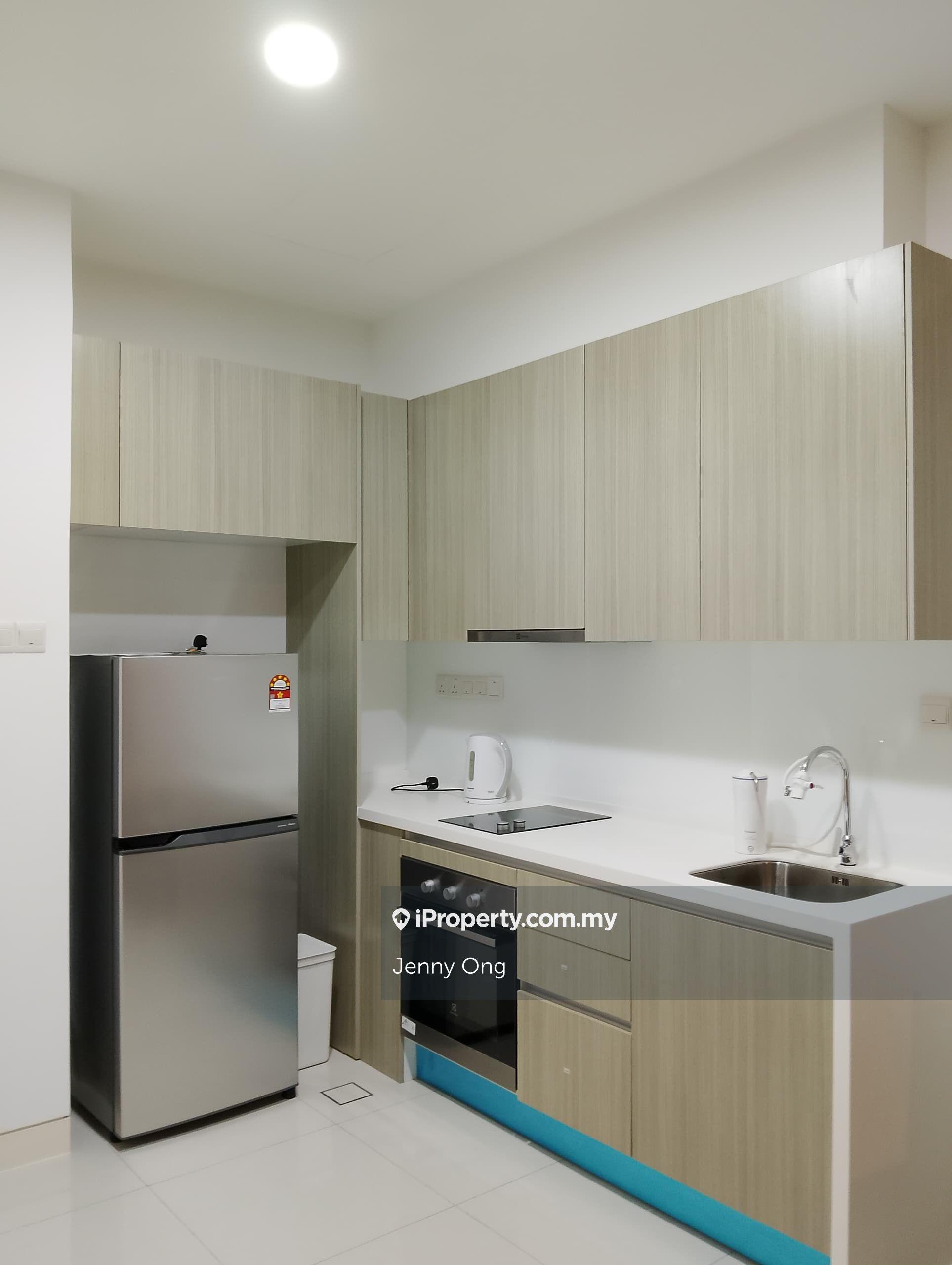 Barely used new unit - Tropicana Gardens Studio - Block B1 high floor