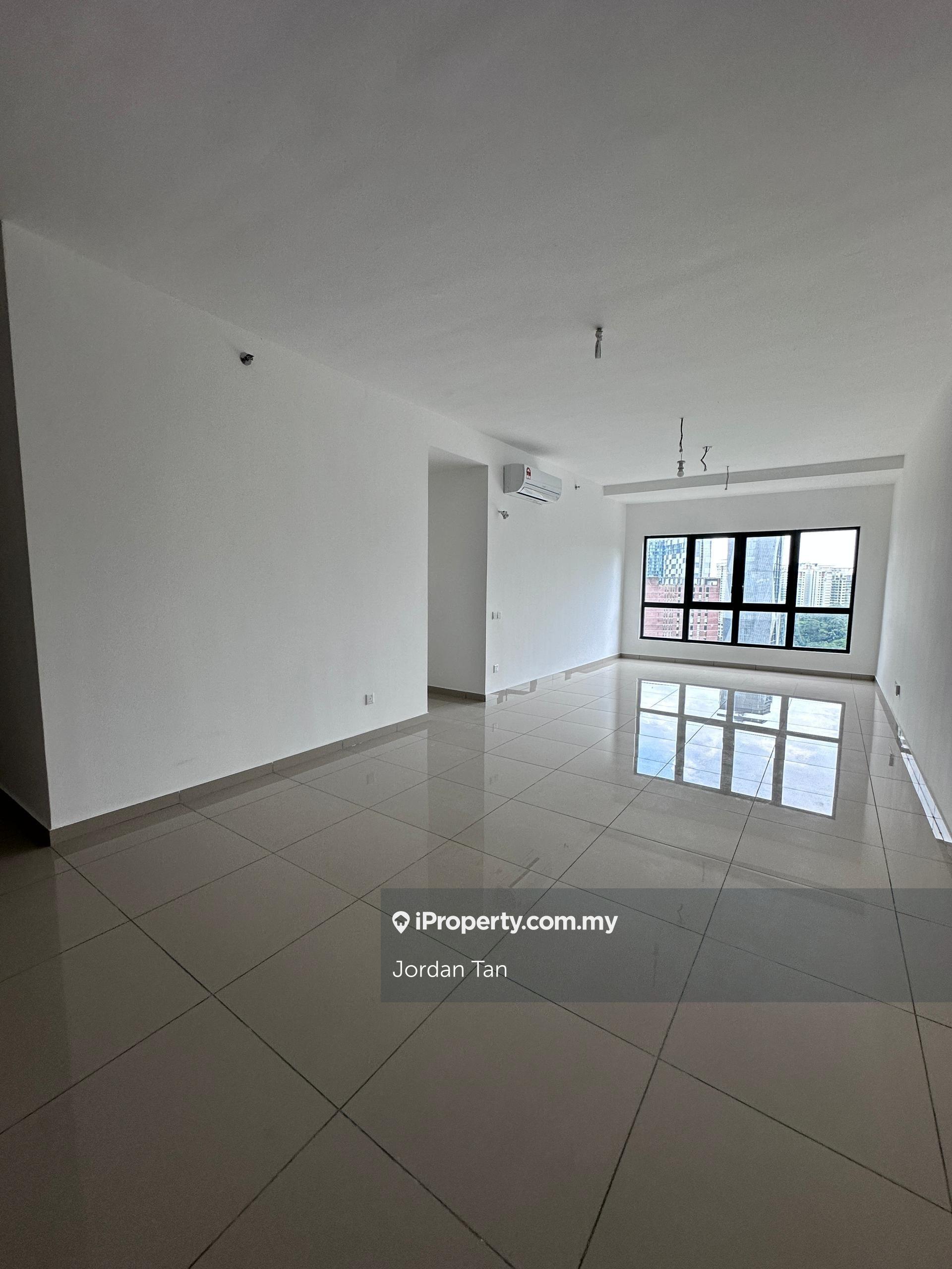 1200 sf high floor without balcony