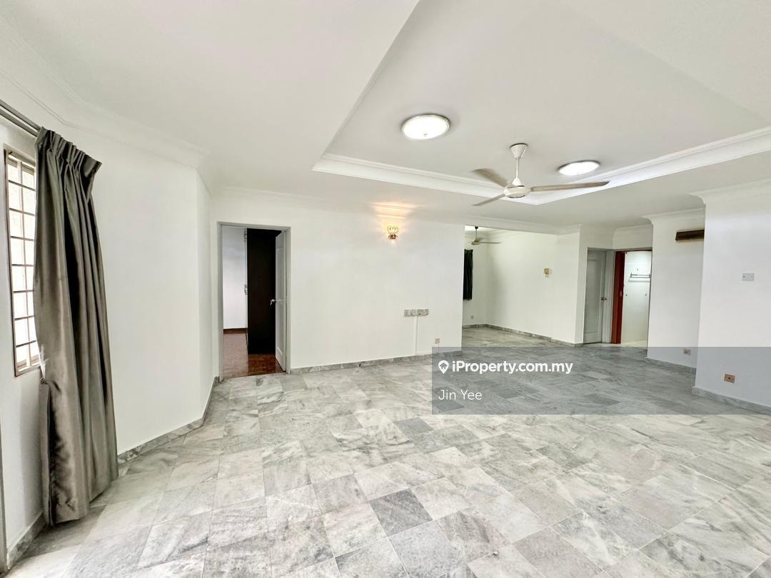 Repainted Endah Villa Kit Cabinet Balcony 7% ROI Well Kept KL view LRT