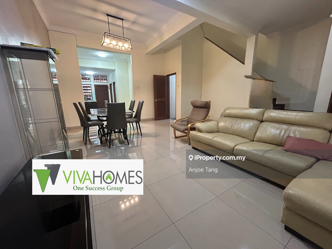Canal Gardens well renovated freehold 2 Storey Terrace house for Sale