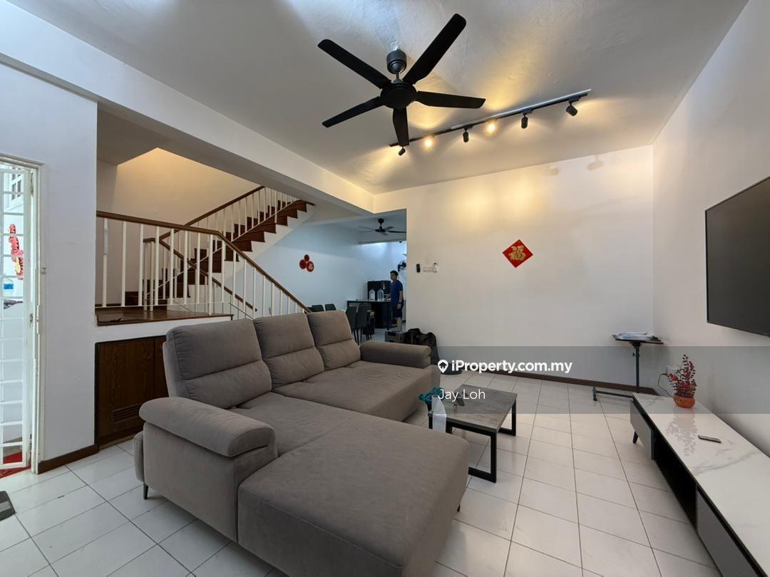 Taman Daya Jalan Rumbia 24 @ Double Storey Terrace House