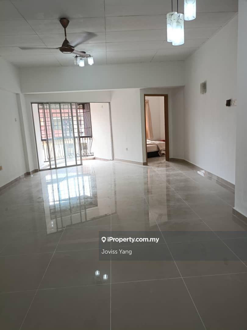 Puteri Court ,Taman Putra, Ampang,Apartment With Lift