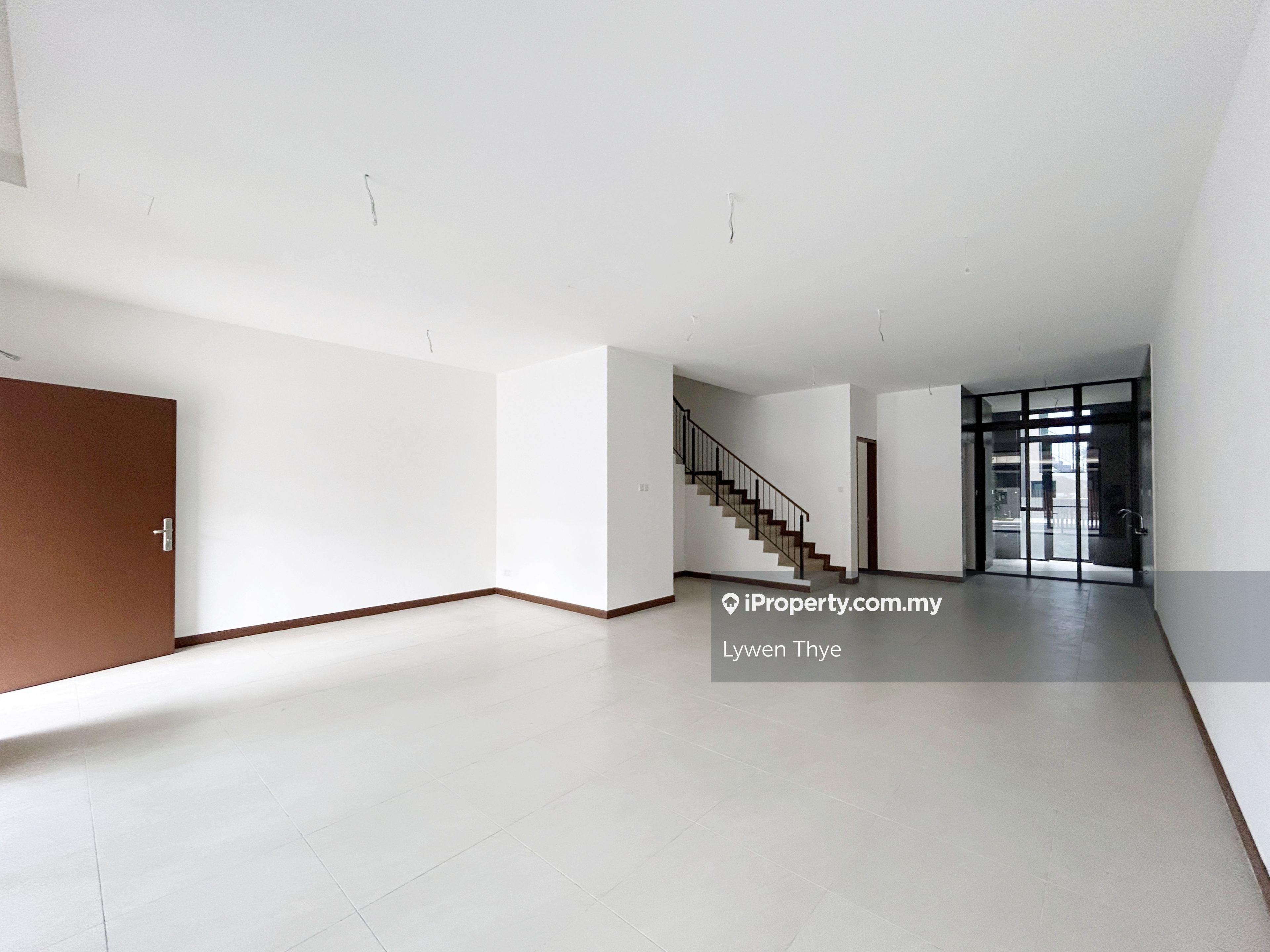 Newly Handover Subsale Unit with Exclusive Clubhouse G&G Good Conditio