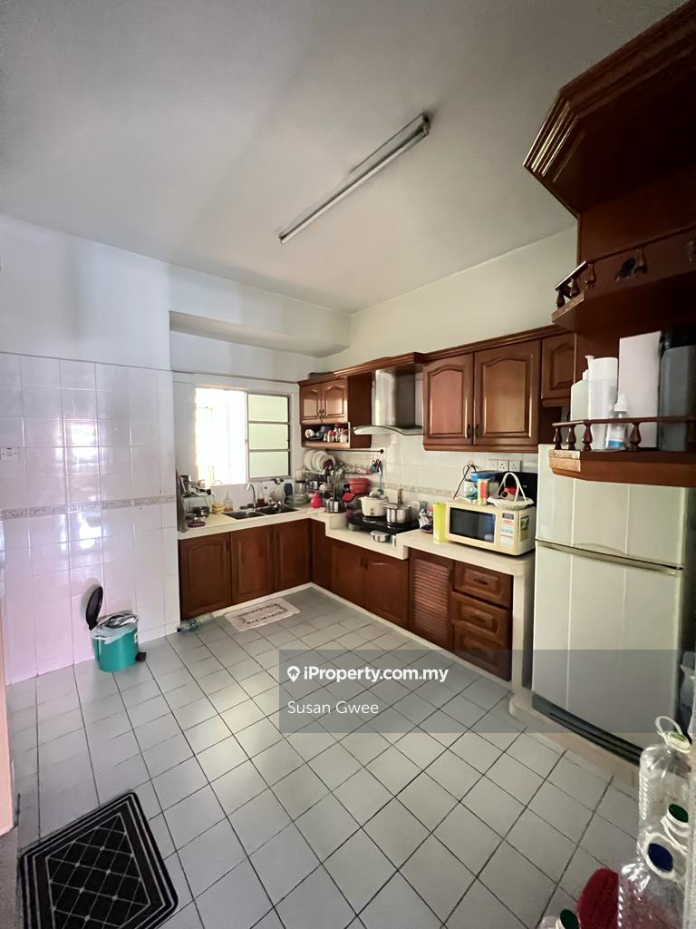 2 storey link house at Jalan Anggerik Liparis for rent