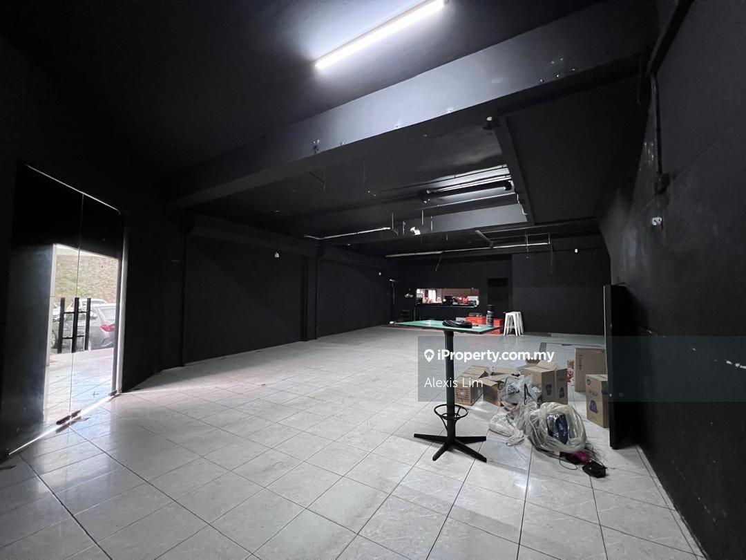 Corner Shoplot at Bayu Tinggi near to Bandar Bukit Tinggi 