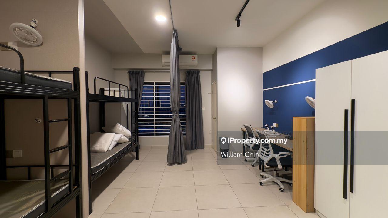 4 bed unit with wifi next to uoc