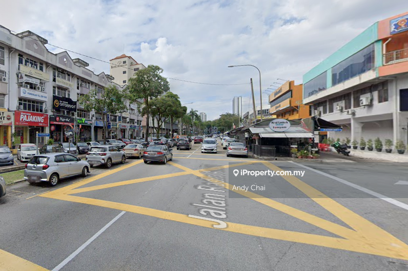 Crowded and mature commercial area