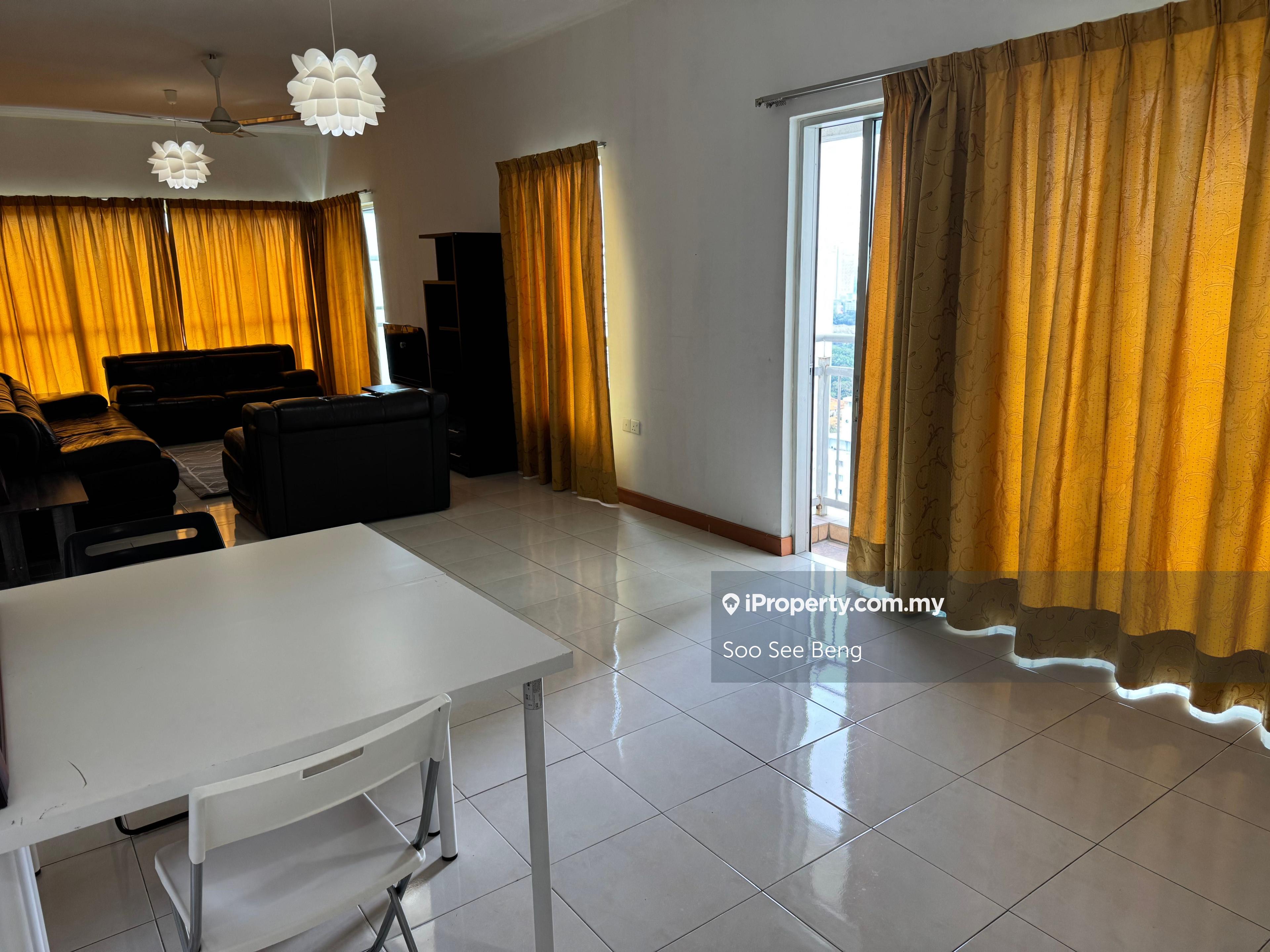 Metropolitan Square condo, Block F, Corner unit