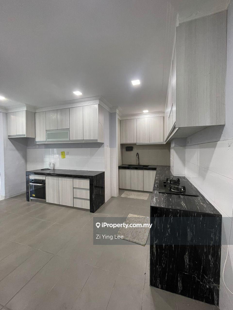 2 sty Superlink house Corner for Rent