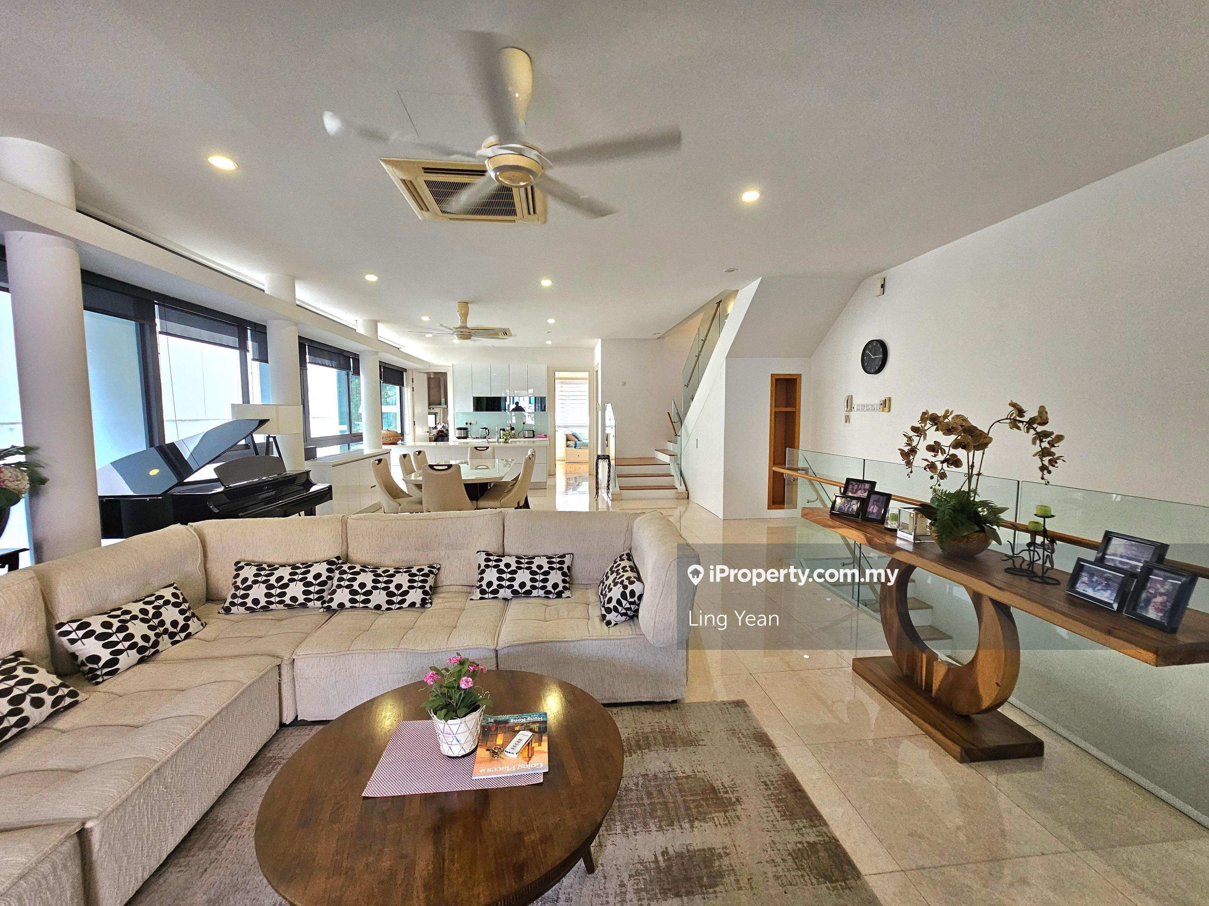 Semi-D with nice landscape and club house. View To Believe !!