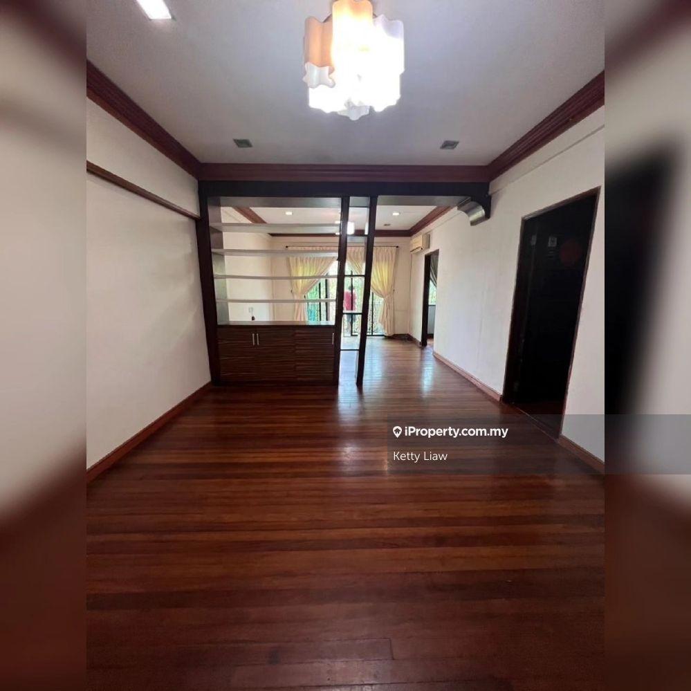 Seri Borneo Condominium, Iramanis Lintas Metro town 