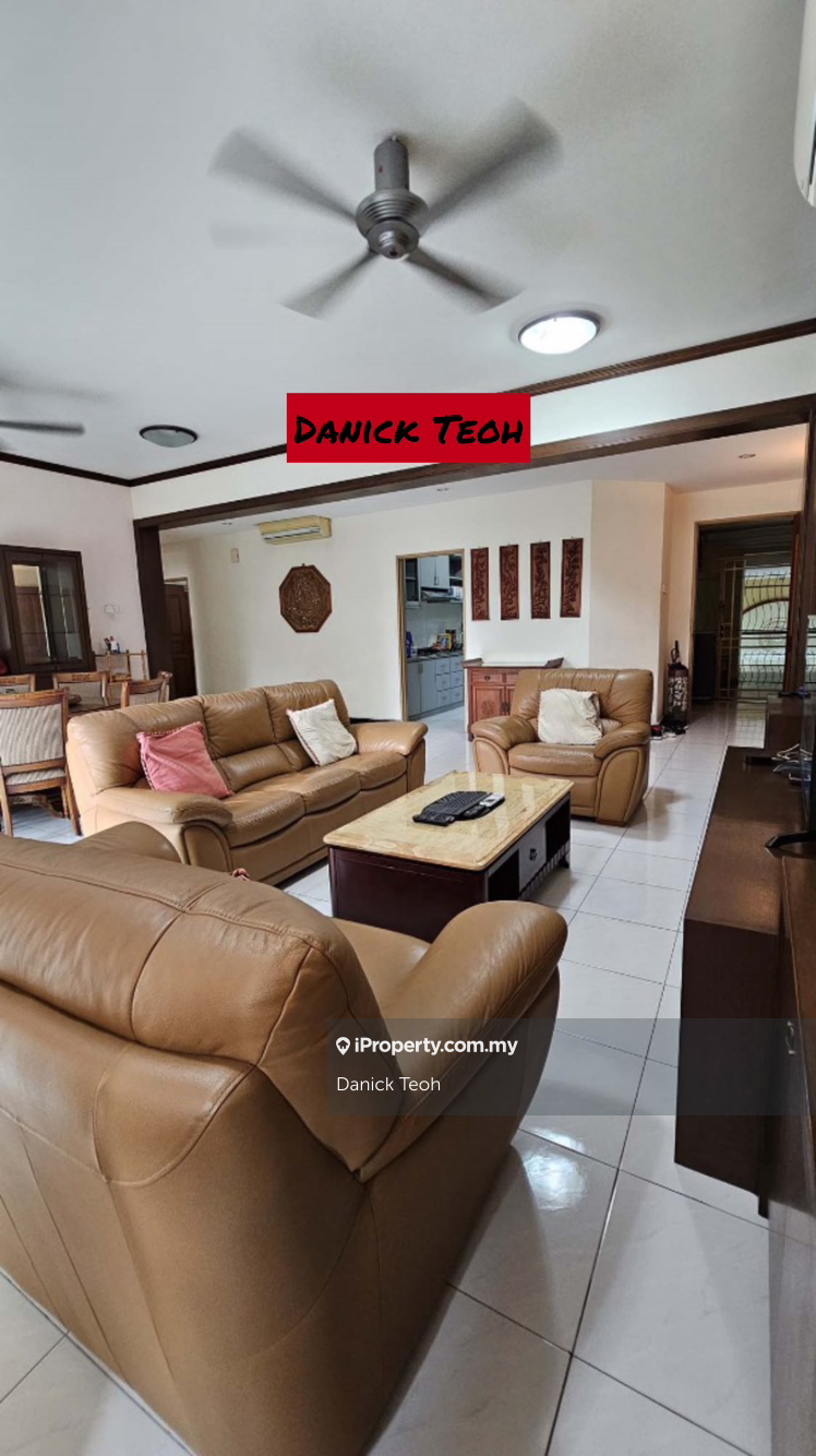 Sri Pangkor Condomininium Located in Pulau Tikus, Georgetown