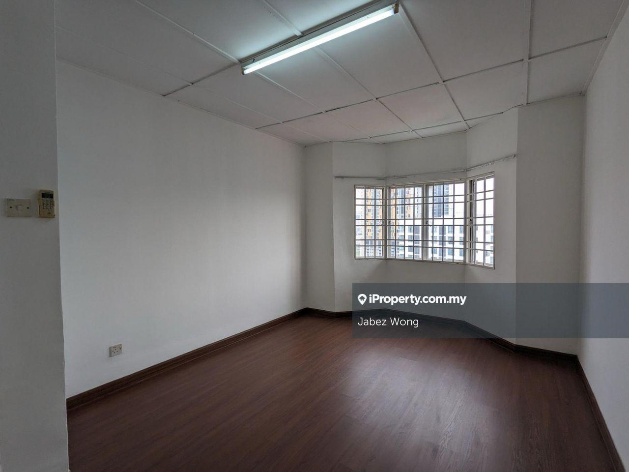 Limited unit for sales, viewing anytime, key on hand
