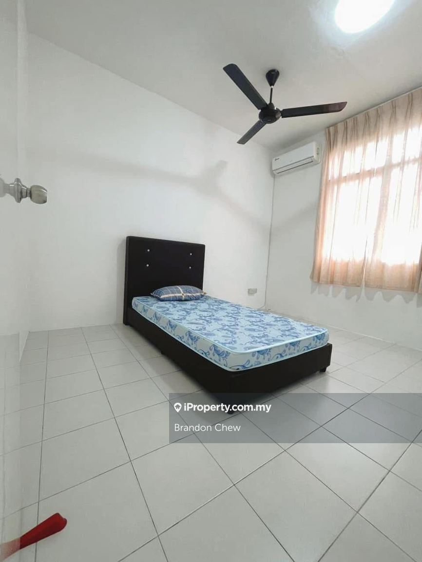 Bintawa Riverfront Apartment For rent