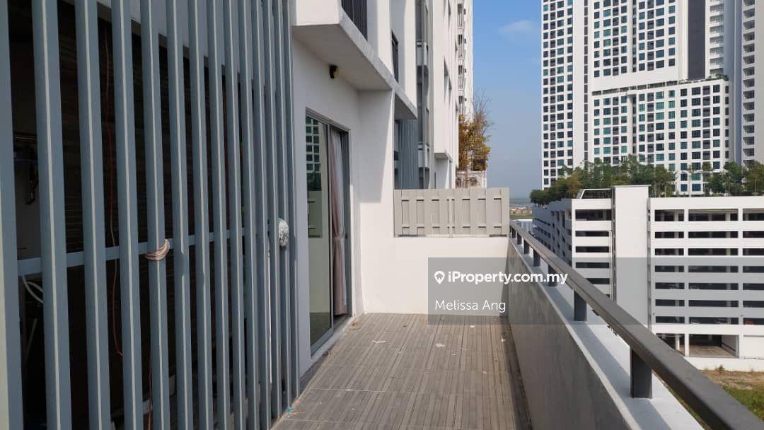 Garden Unit with huge balcony - Fully Furnished Dual Key