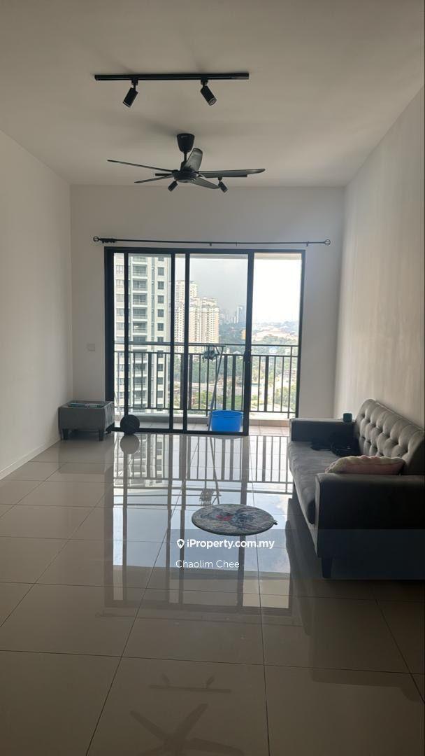 Partial furnished unit ready to let! Viewing anytime!