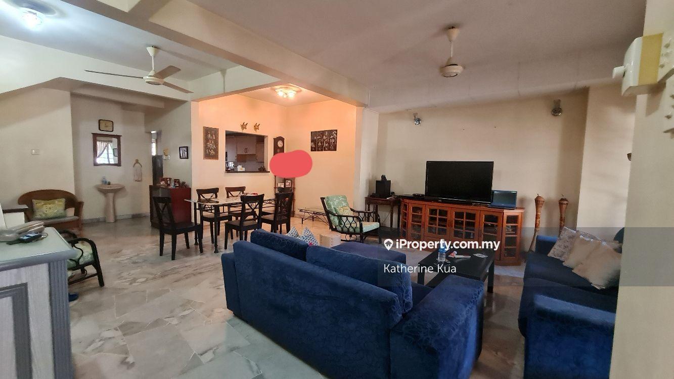 For sale @ usj 18 walking distance to Lrt station