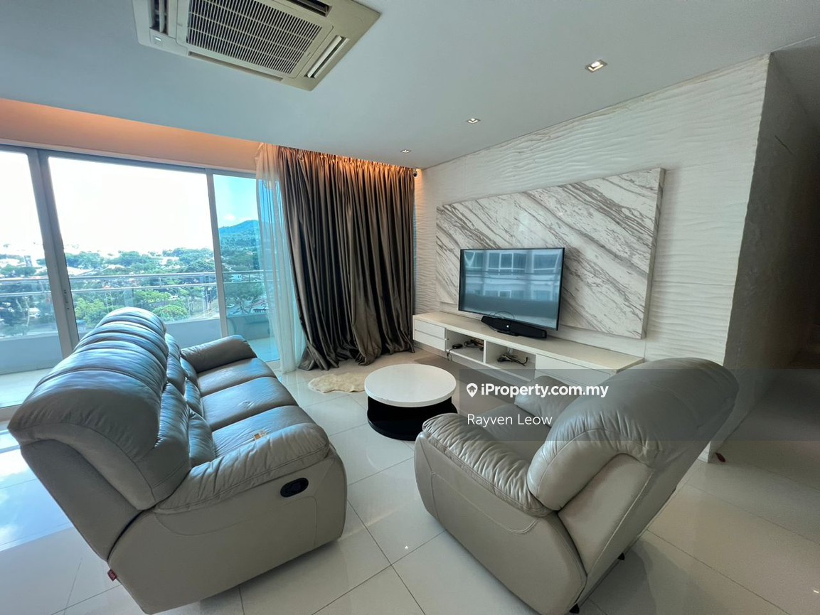 Fully Furnished & Well Renovated unit for Rent @ Central Park