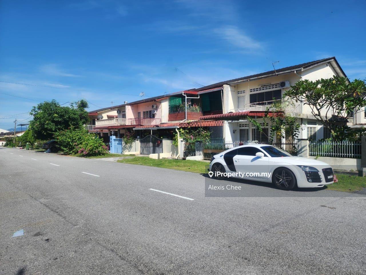 Freehold Double Storey Semi-Detached @ Ipoh Garden, Taman Wah Keong