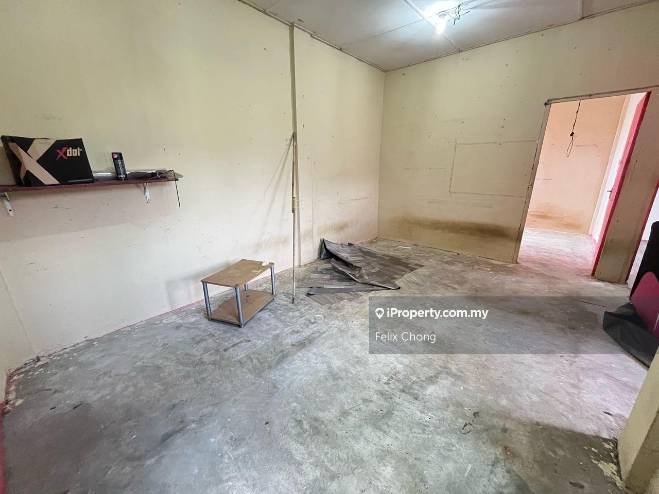 Pangsapuri Merak Low Cost Flat,Bandar Baru Kangkar Pulai,Skudai,Lvl 4