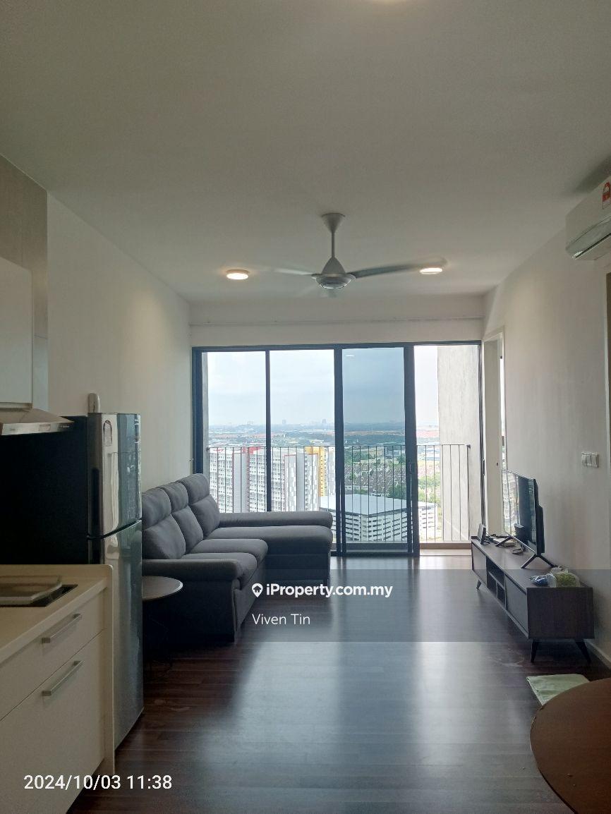 Corner high floor unit in Geo Bukit Rimau