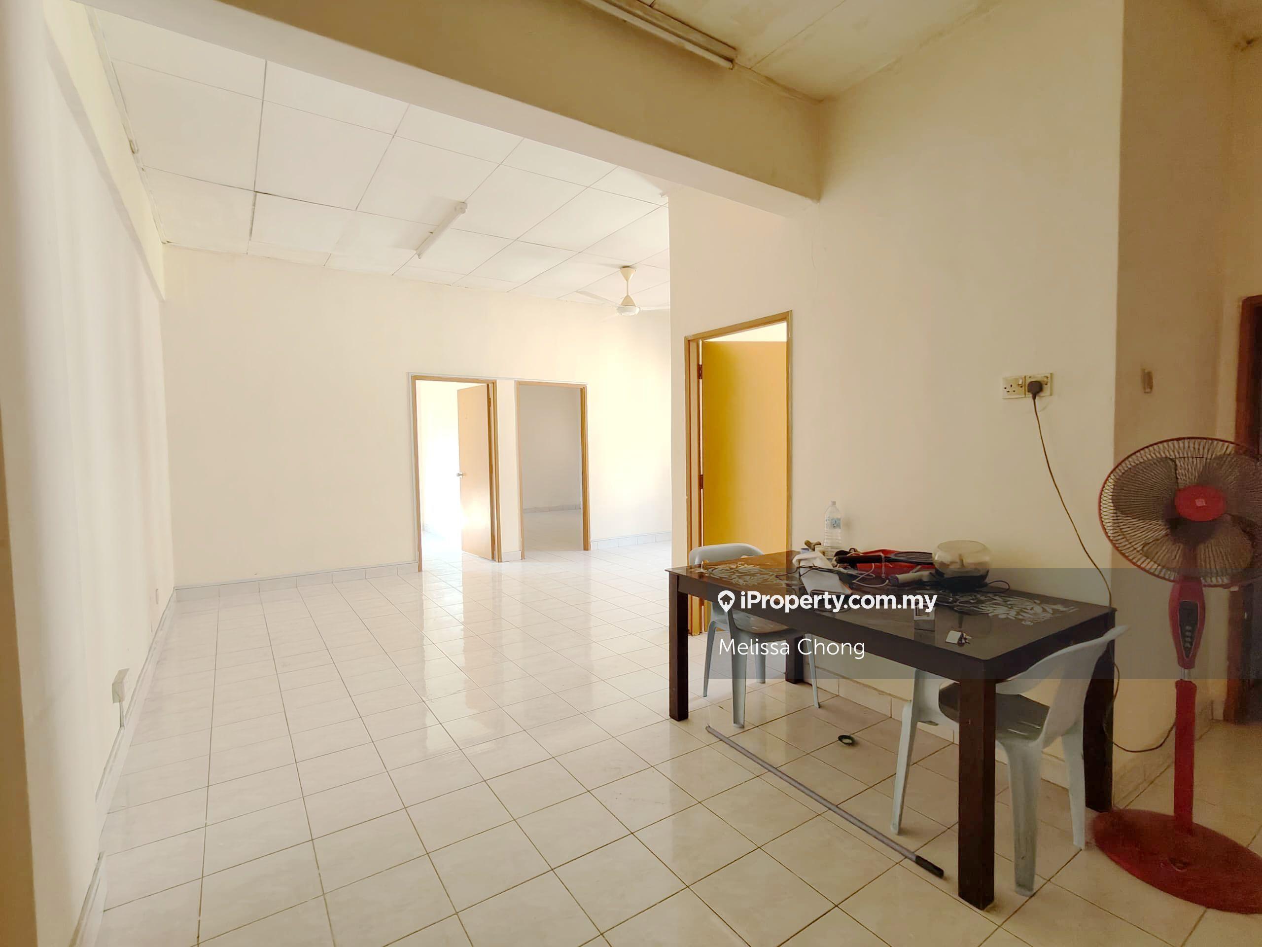 Taman Serdang Perdana Sek 5 Large Corner Unit Shop Apartment For Sale