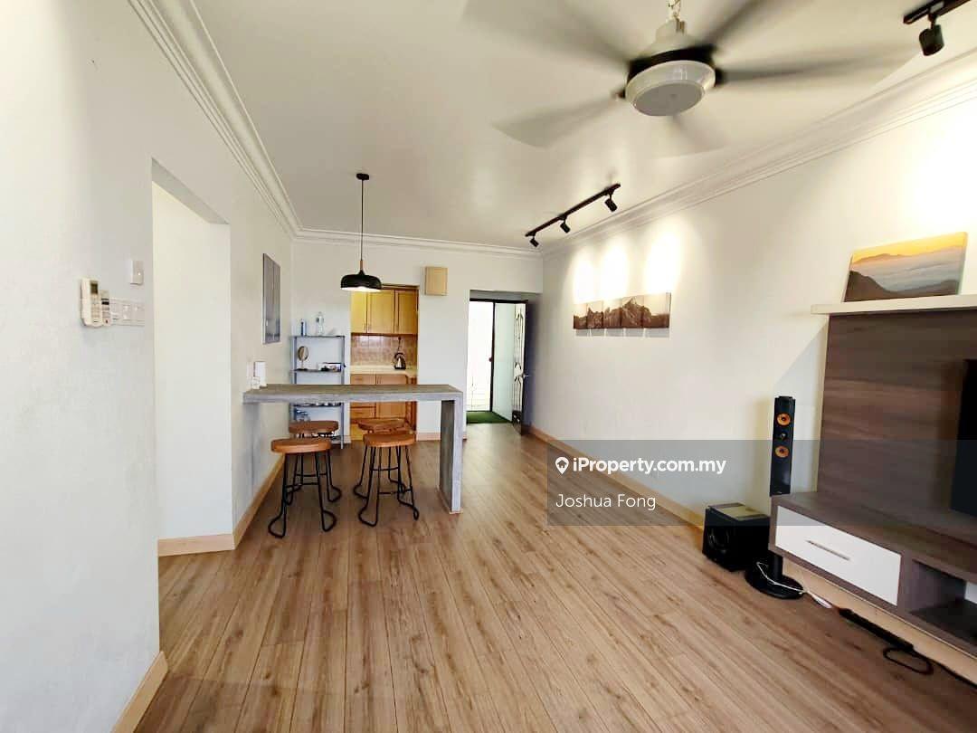 High Level Unit in Saraka Apartment For Sale